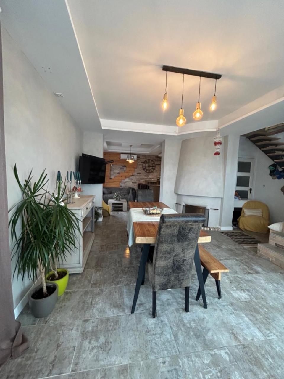 Comme A La Maison Apartment *
